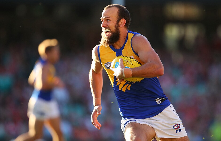 AFL 2019 Round 12 - Sydney v West Coast SYDNEY, AUSTRALIA - JUNE 09: Will Schofield of the Eagles runs the ball during the round 12 AFL match between the Sydney Swans and the West Coast Eagles at Sydney Cricket Ground on June 09, 2019 in Sydney, Australia. (Photo by Cameron Spencer/AFL Photos/Getty Images)
